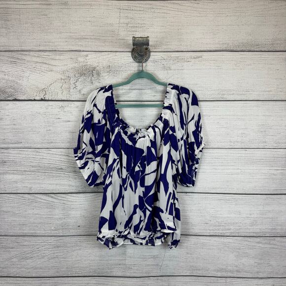 Maurices Plus Size Blue & White Floral Printed Lightweight Blouse Size 4X - Picture 1 of 9